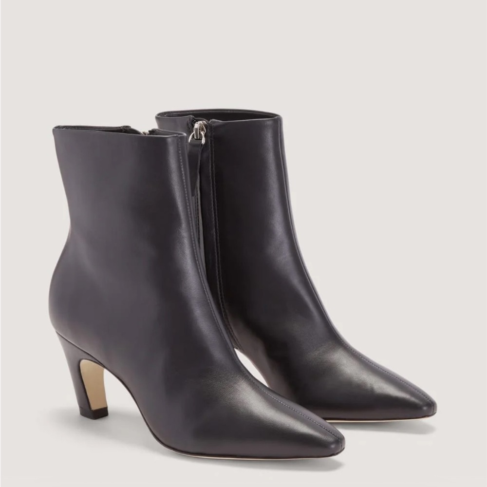 Everlane Banana Boot in black